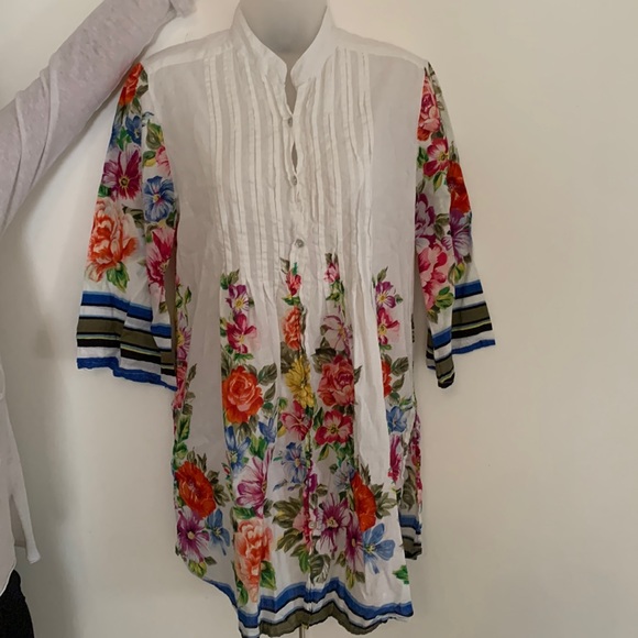 Yuka Beach Cover Up - Picture 1 of 10